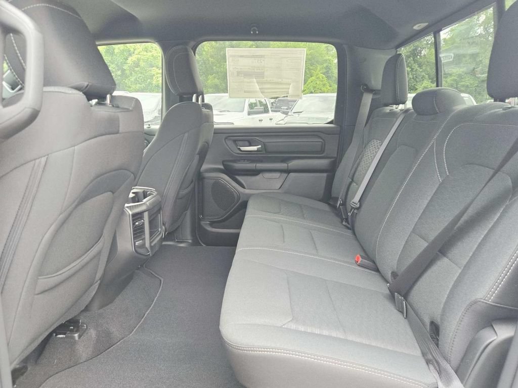 New 2026 RAM 1500 Express AWD/4WD image 18