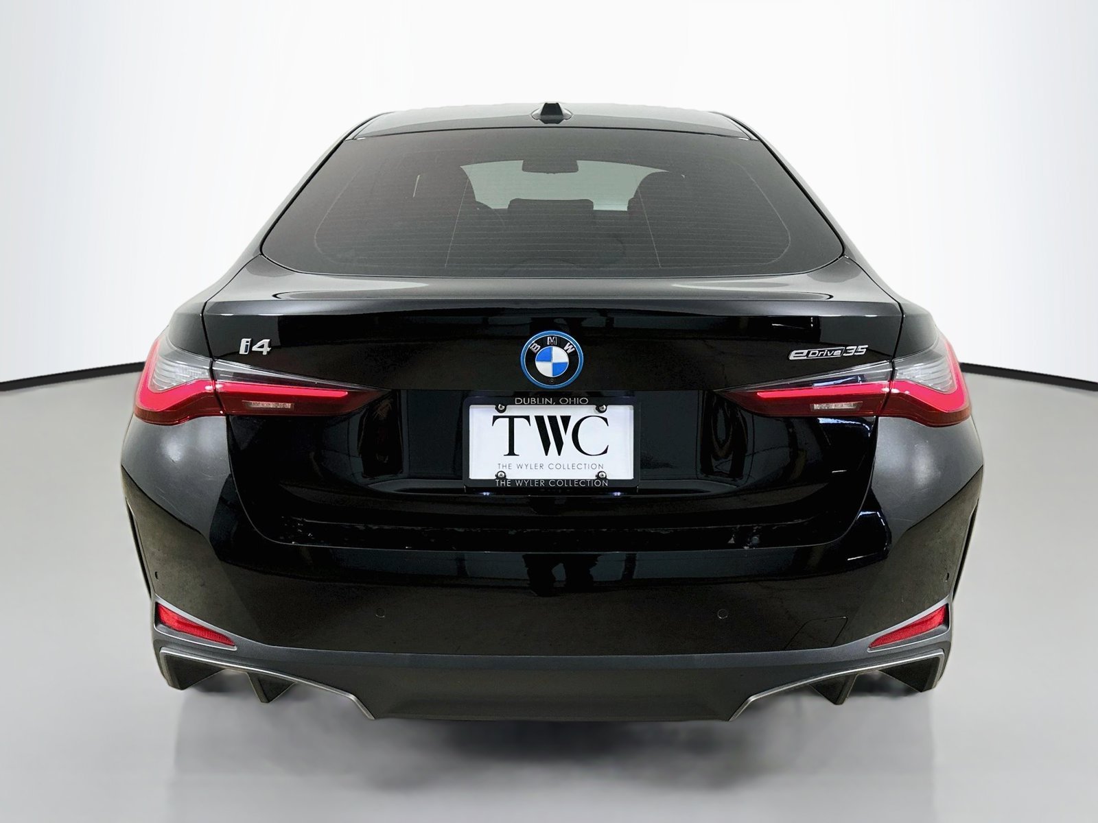 Used 2024 BMW i4 eDrive35 w/ Premium Package RWD image 6