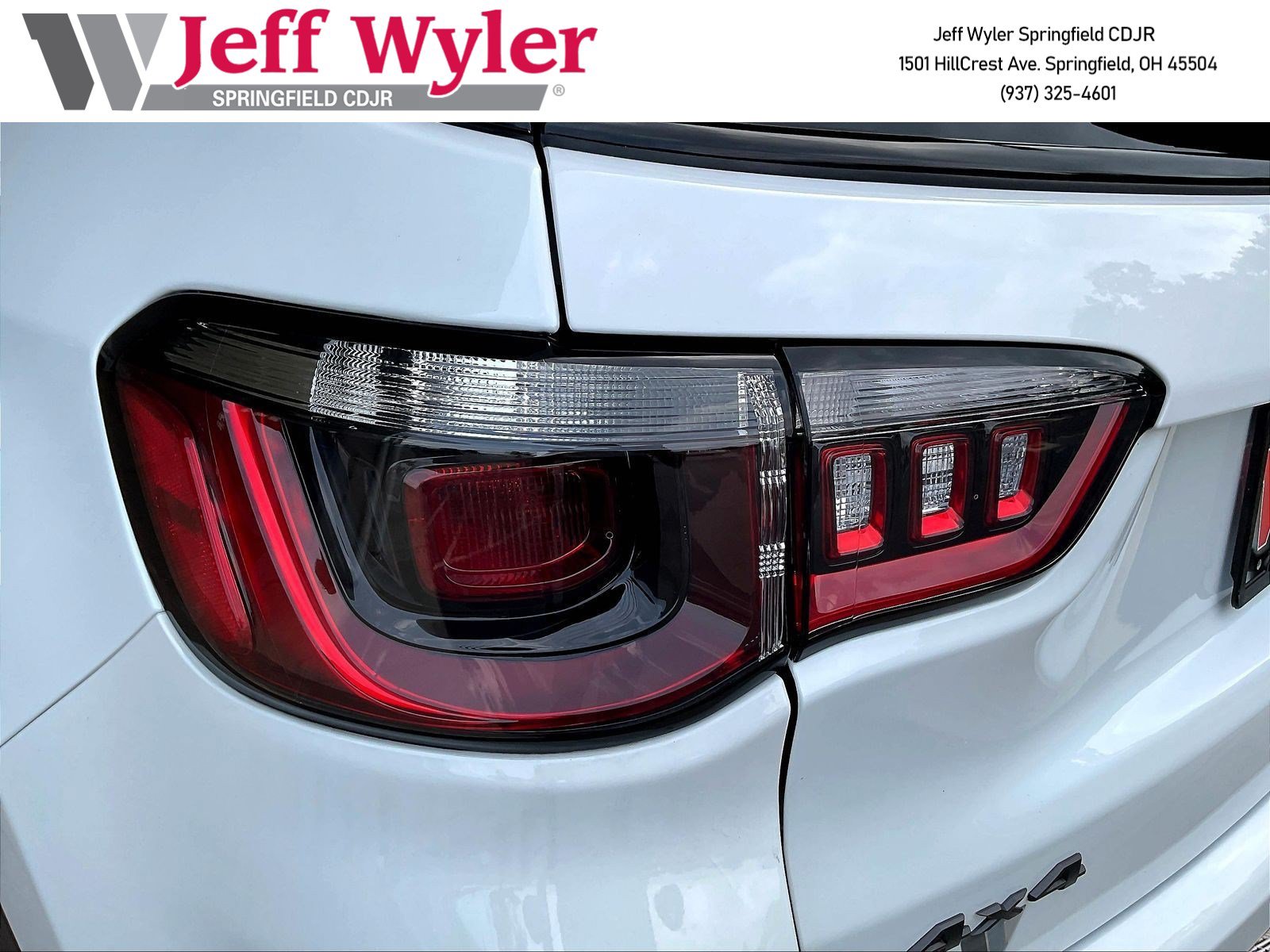 New 2026 Jeep Compass Latitude AWD/4WD image 15