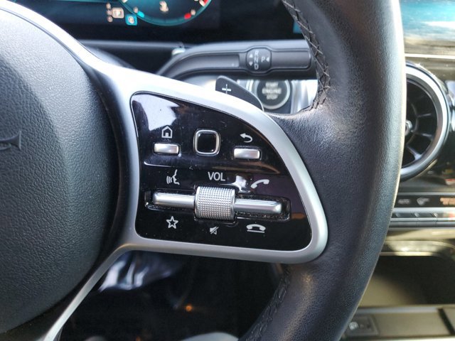 Used 2021 Mercedes-Benz GLB 250 4MATIC image 25