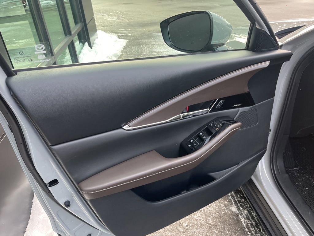 Certified 2025 MAZDA CX-30 AWD 2.5 S w/ Premium Package image 17