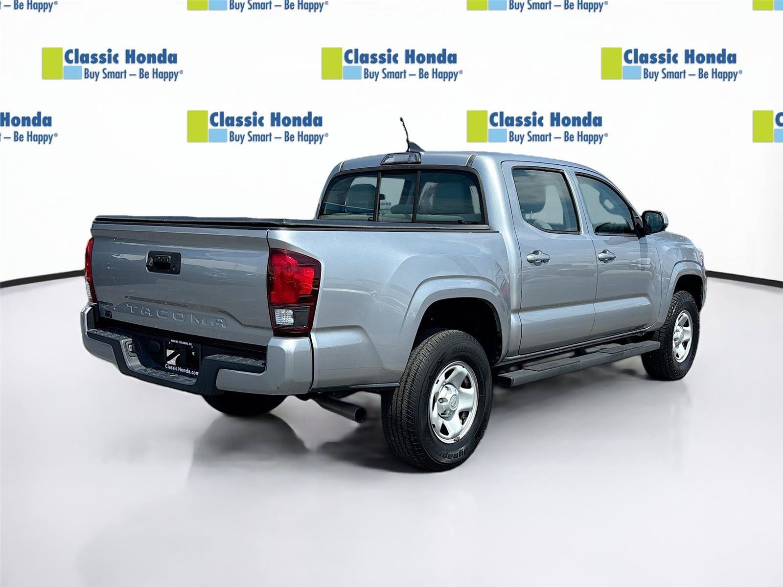 Used 2018 Toyota Tacoma SR RWD image 8