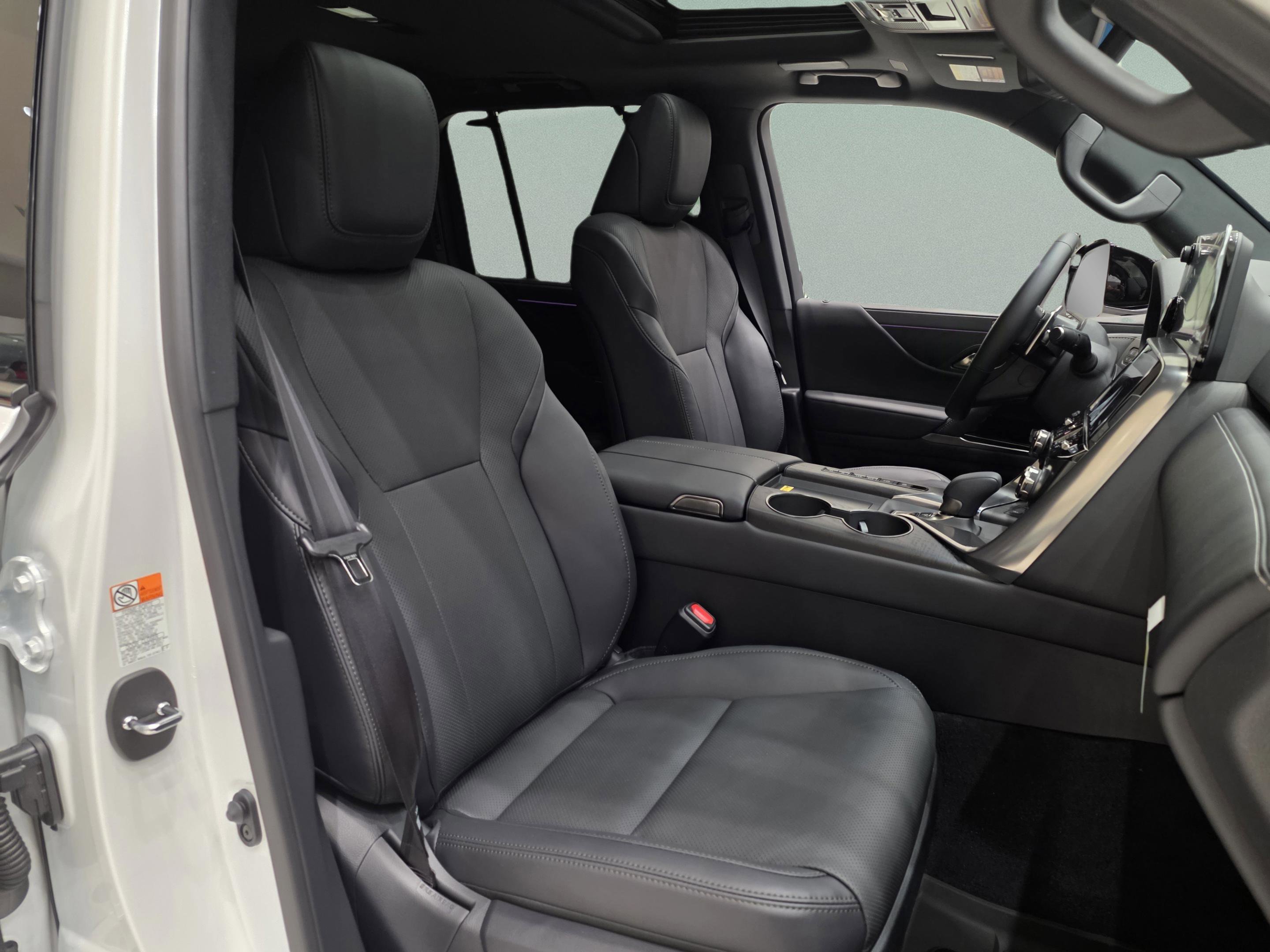 New 2026 Lexus LX 700h Overtrail image 30