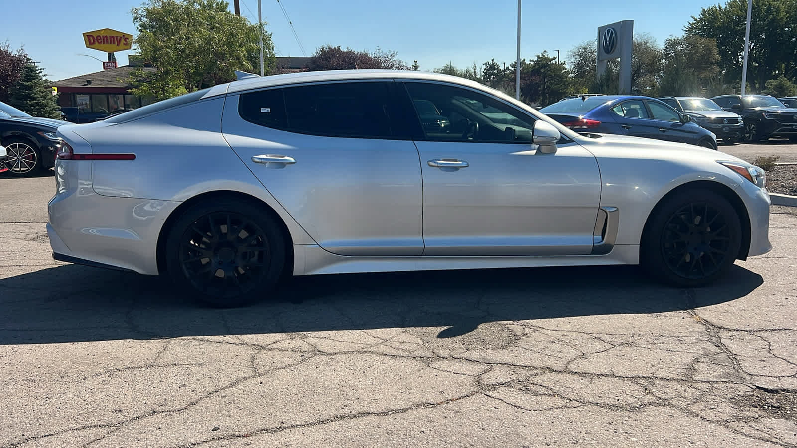 Used 2018 Kia Stinger AWD/4WD image 4