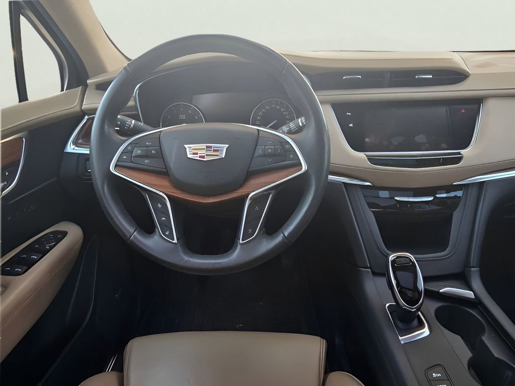 Used 2017 Cadillac XT5 Platinum w/ Driver Assist Package image 39