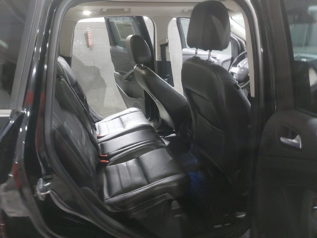 Used 2017 Ford Escape Titanium w/ Equipment Group 301A AWD/4WD image 11