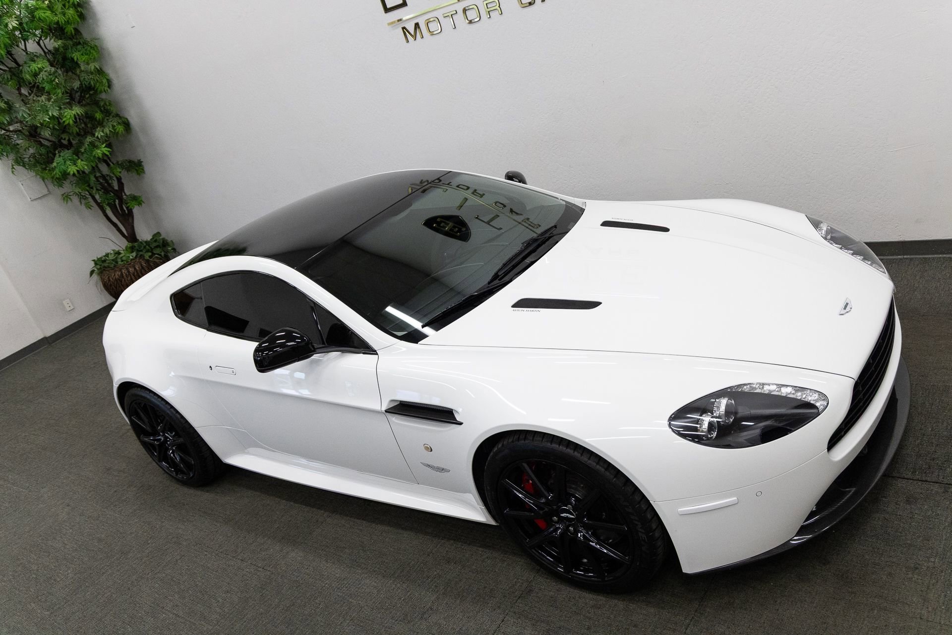 Used 2011 Aston Martin V8 Vantage S RWD image 23