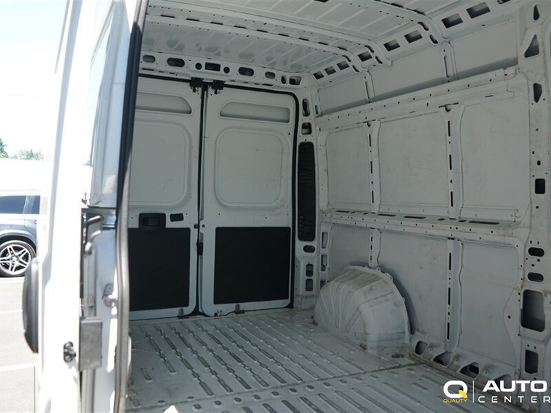 Used 2025 RAM ProMaster 2500 w/ Convenience Group FWD image 5