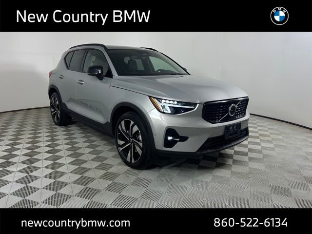 Used 2023 Volvo XC40 B5 Plus w/ Protection Package Premier AWD/4WD image 1