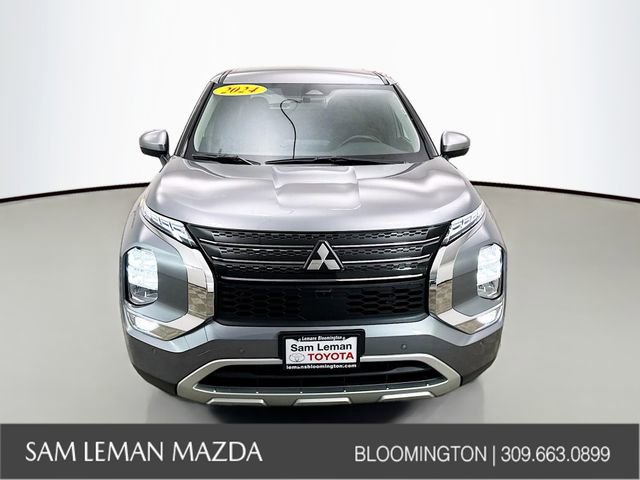 Used 2024 Mitsubishi Outlander SE Black Edition image 8