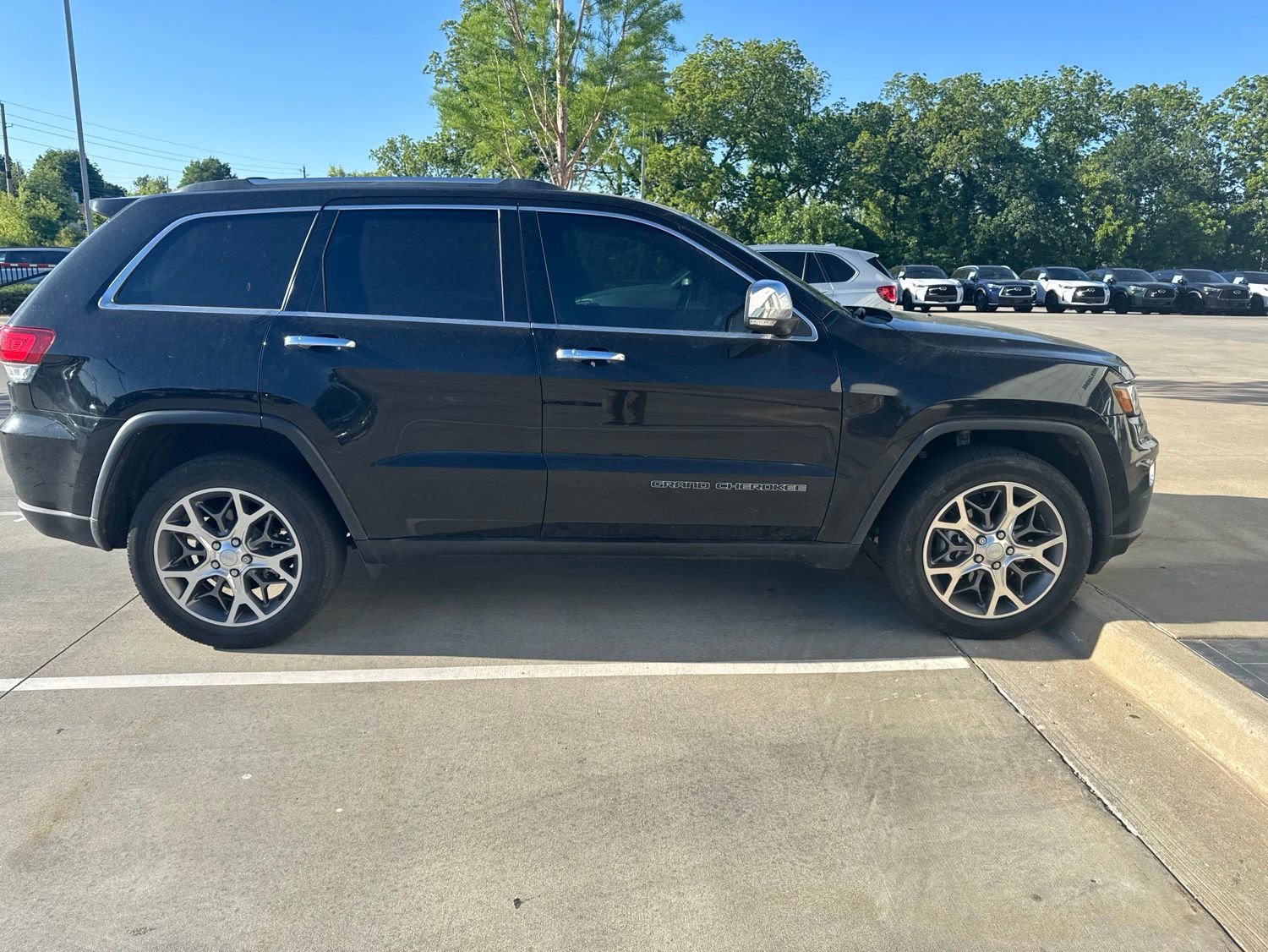 Used 2020 Jeep Grand Cherokee Limited w/ Premium Lighting Group AWD/4WD image 5