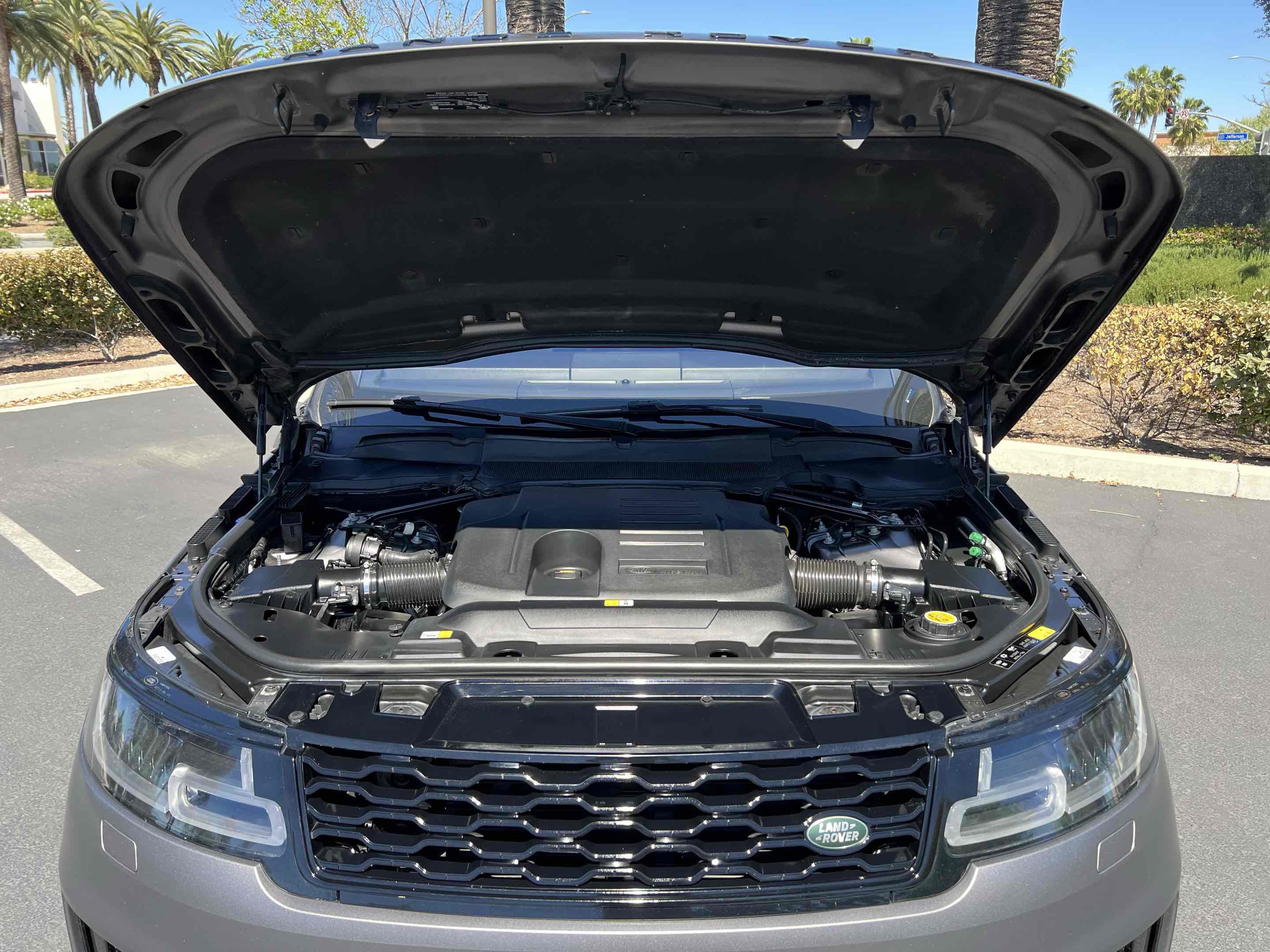 Used 2020 Land Rover Range Rover Sport HST image 24