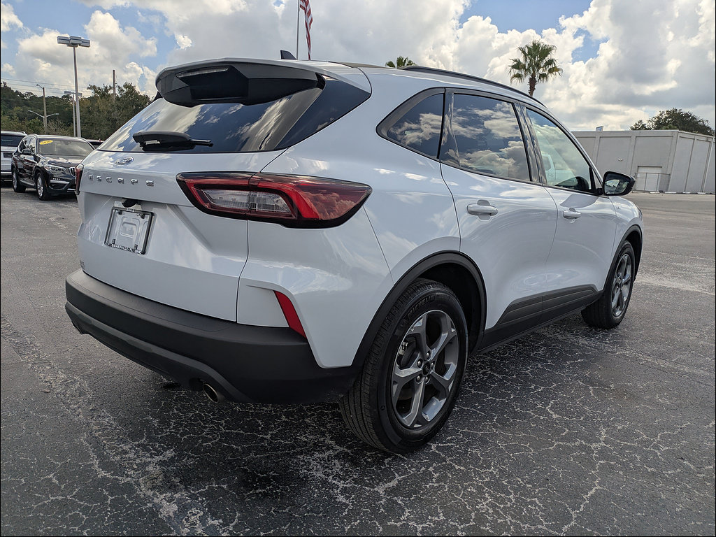 Used 2025 Ford Escape ST-Line FWD image 8