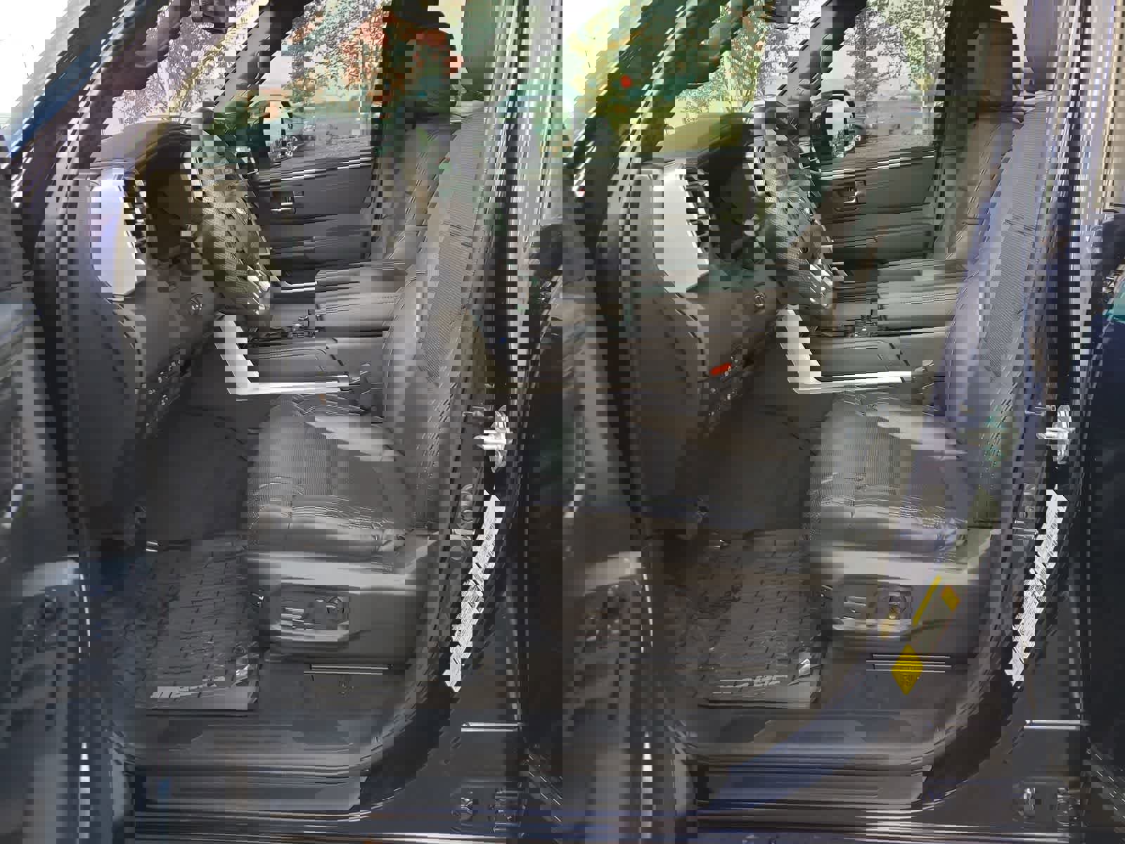 Used 2025 Toyota Sequoia Platinum image 19