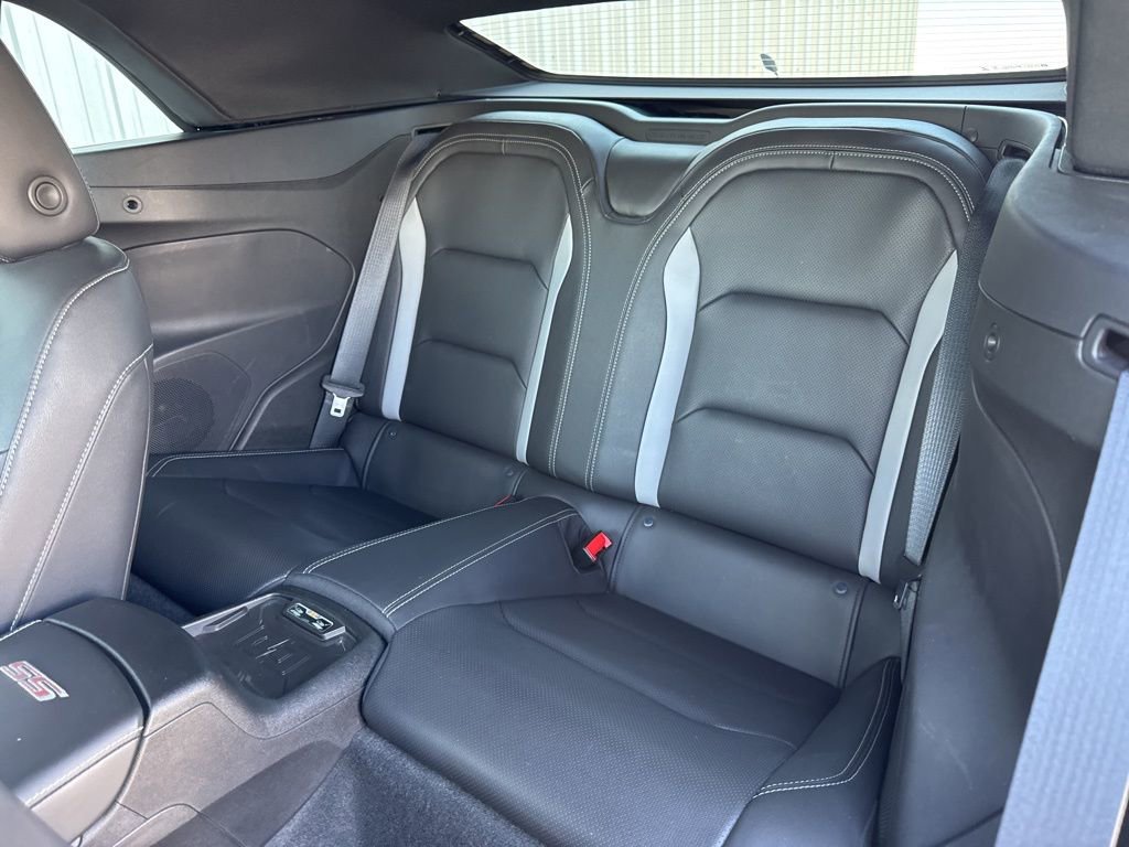 Used 2018 Chevrolet Camaro SS w/ LPO RS/SS Interior Package image 29
