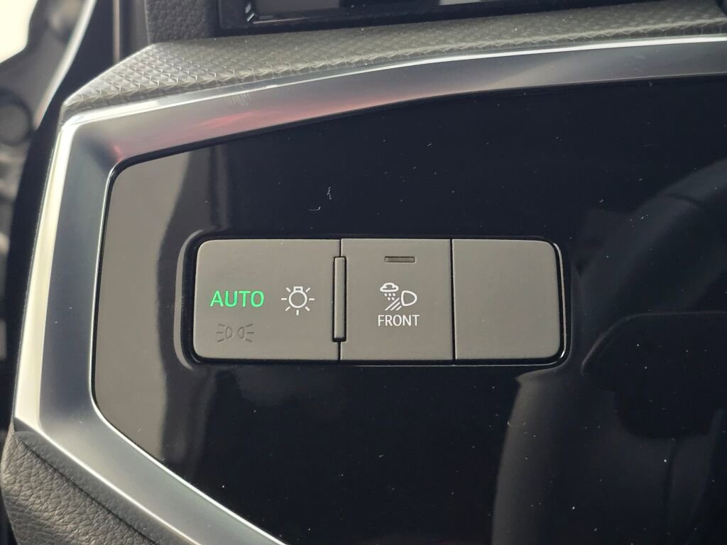 New 2025 Audi Q3 2.0T Premium image 24