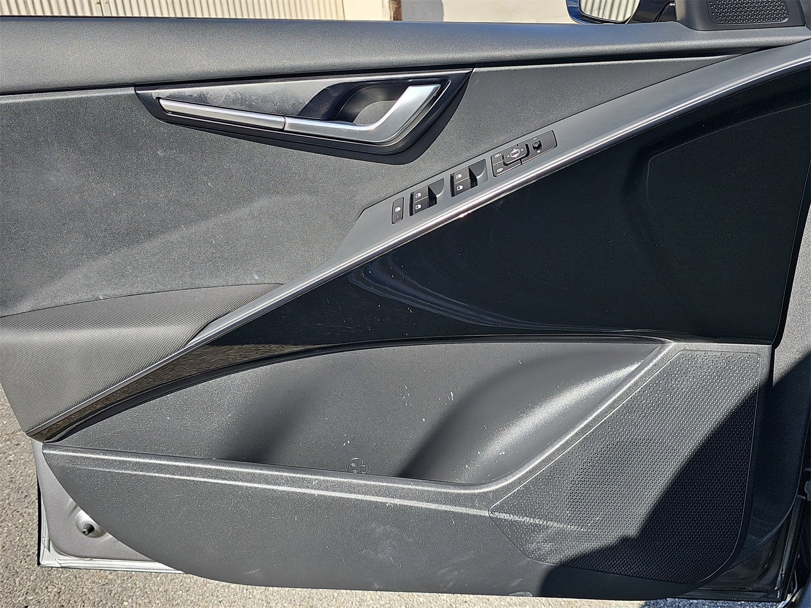 Used 2025 Kia Niro Wind image 28