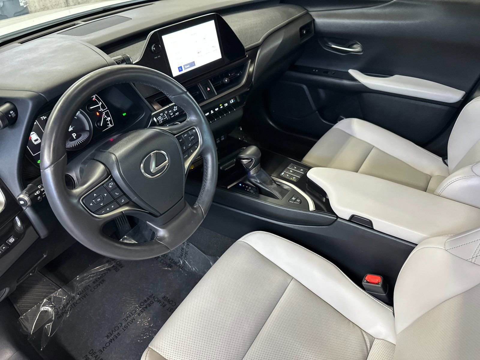 Used 2023 Lexus UX 250h F Sport w/ Accessory Package (Z2) image 10