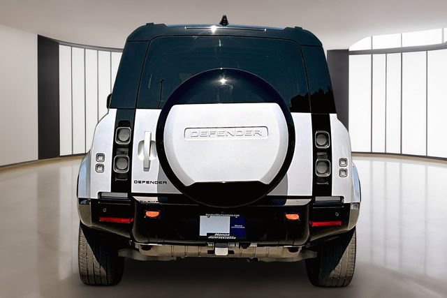 Used 2024 Land Rover Defender 110 X AWD/4WD image 5