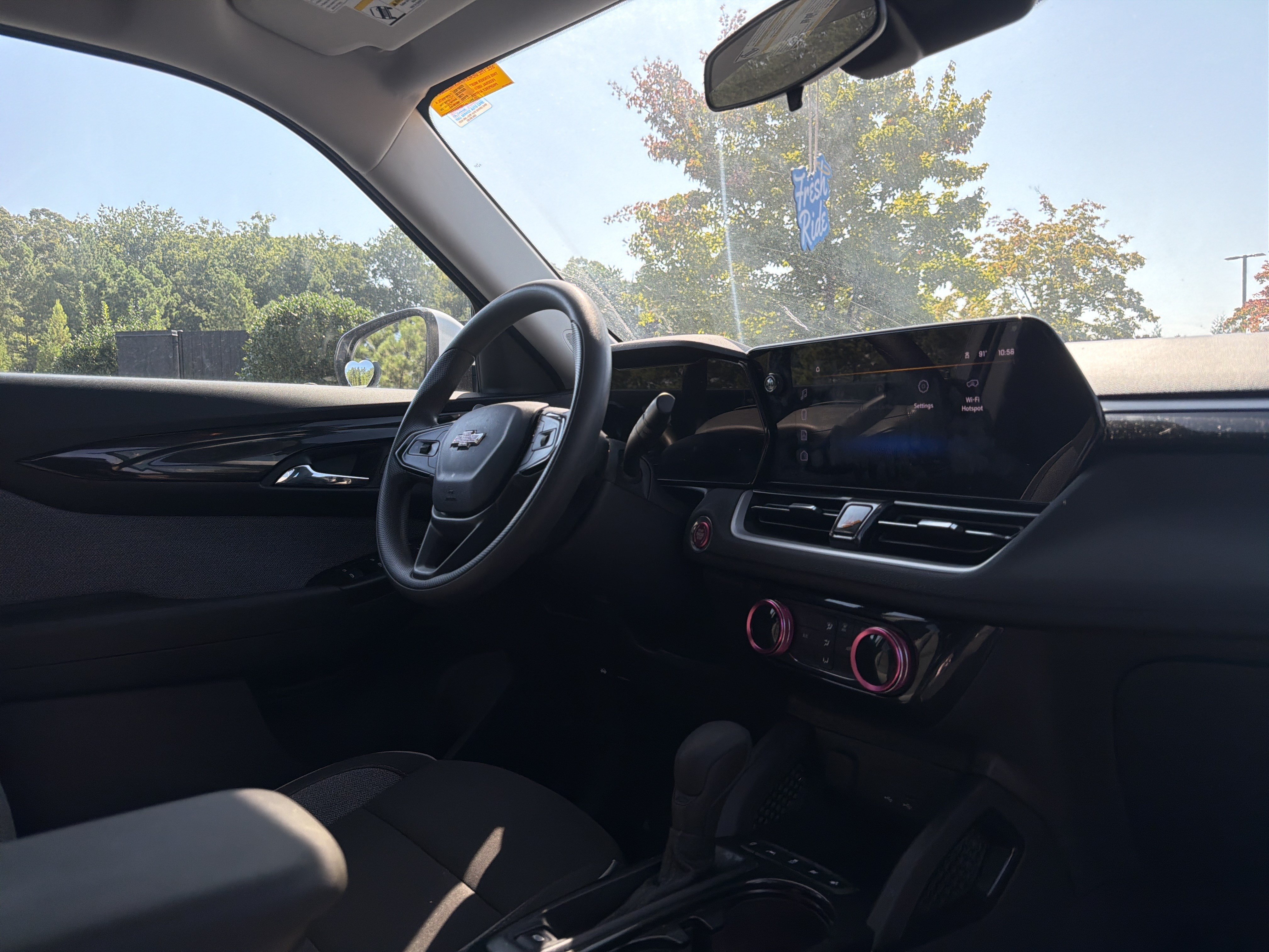 Used 2025 Chevrolet TrailBlazer LT FWD image 6