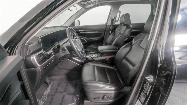 Used 2025 Kia Telluride S FWD image 14