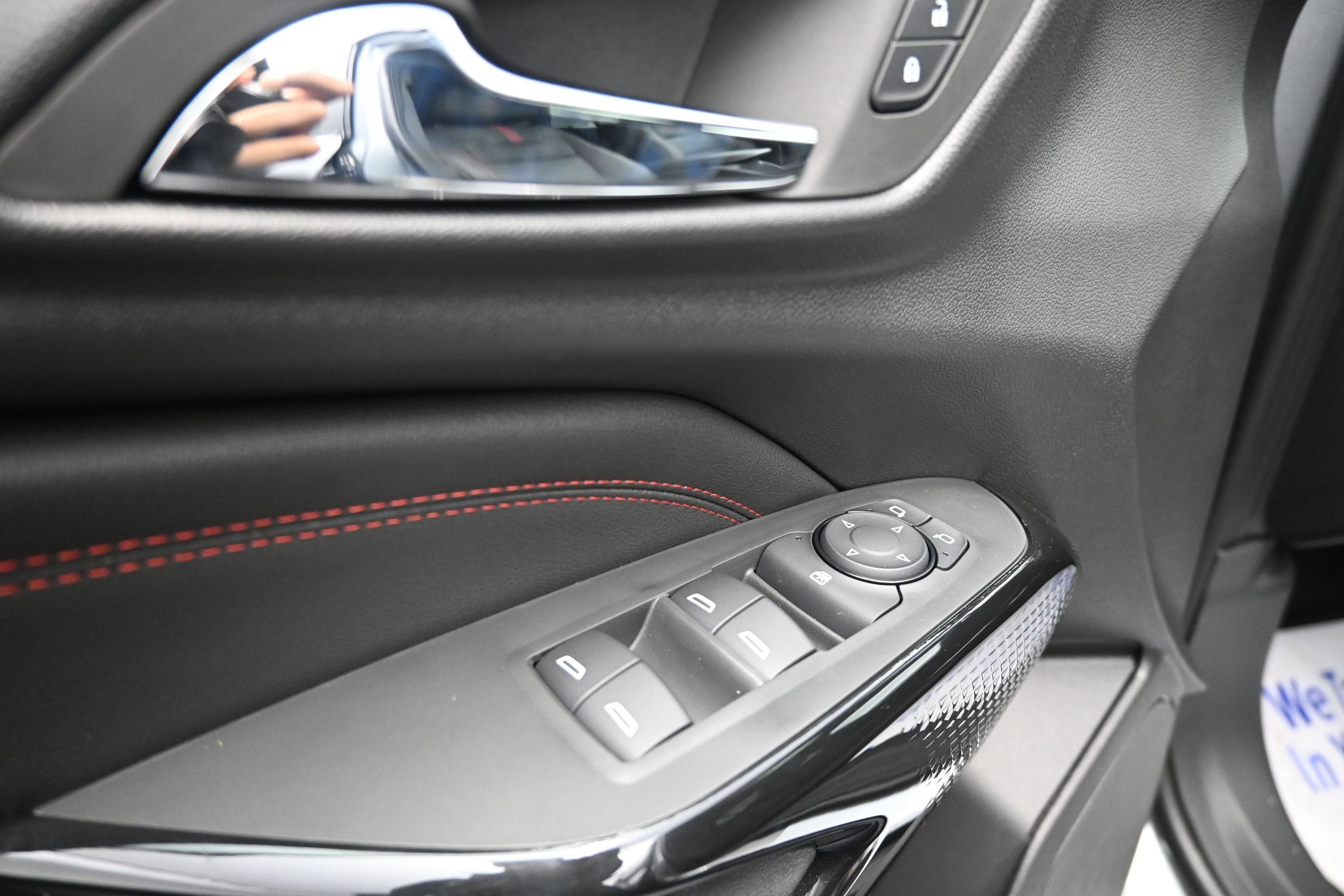 New 2026 Chevrolet Trax RS w/ Sunroof Package FWD image 27