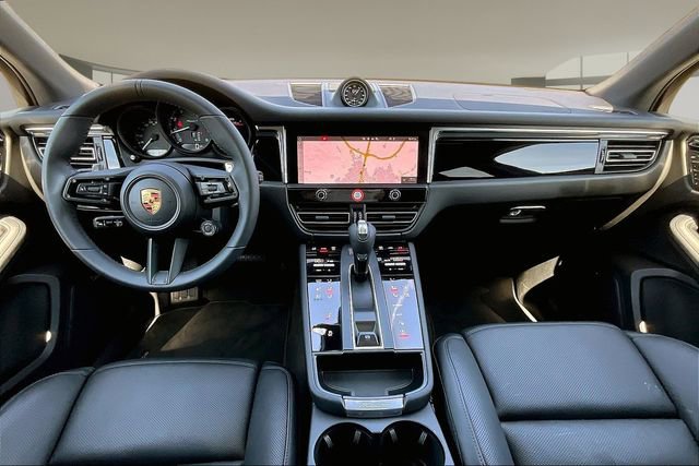 Used 2026 Porsche Macan image 7