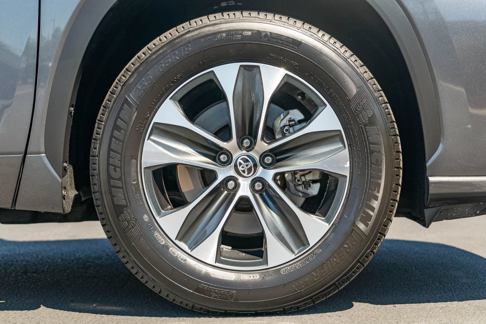 Certified 2025 Toyota Highlander XLE FWD image 15