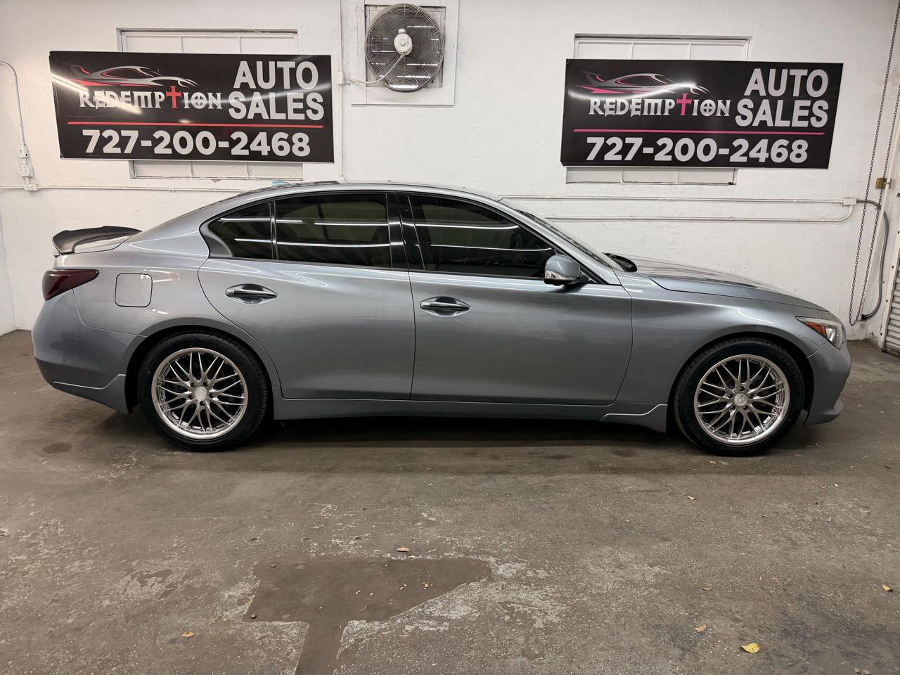 Used 2016 INFINITI Q50 3.0t Premium w/ Driver Assistance Package RWD image 6