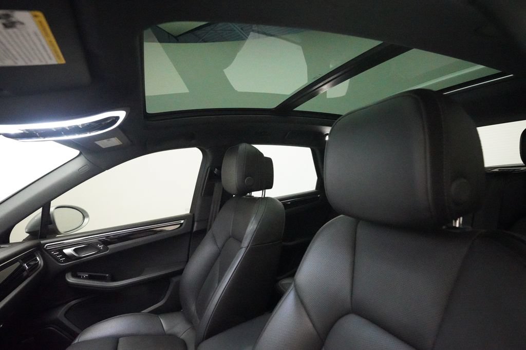Used 2020 Porsche Macan AWD/4WD image 15