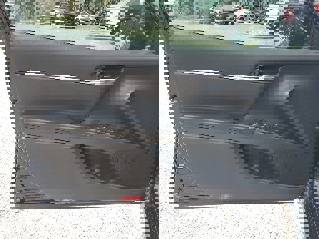 Used 2020 Toyota Camry LE image 16