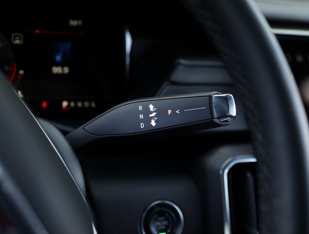 Used 2025 GMC Acadia Elevation image 21