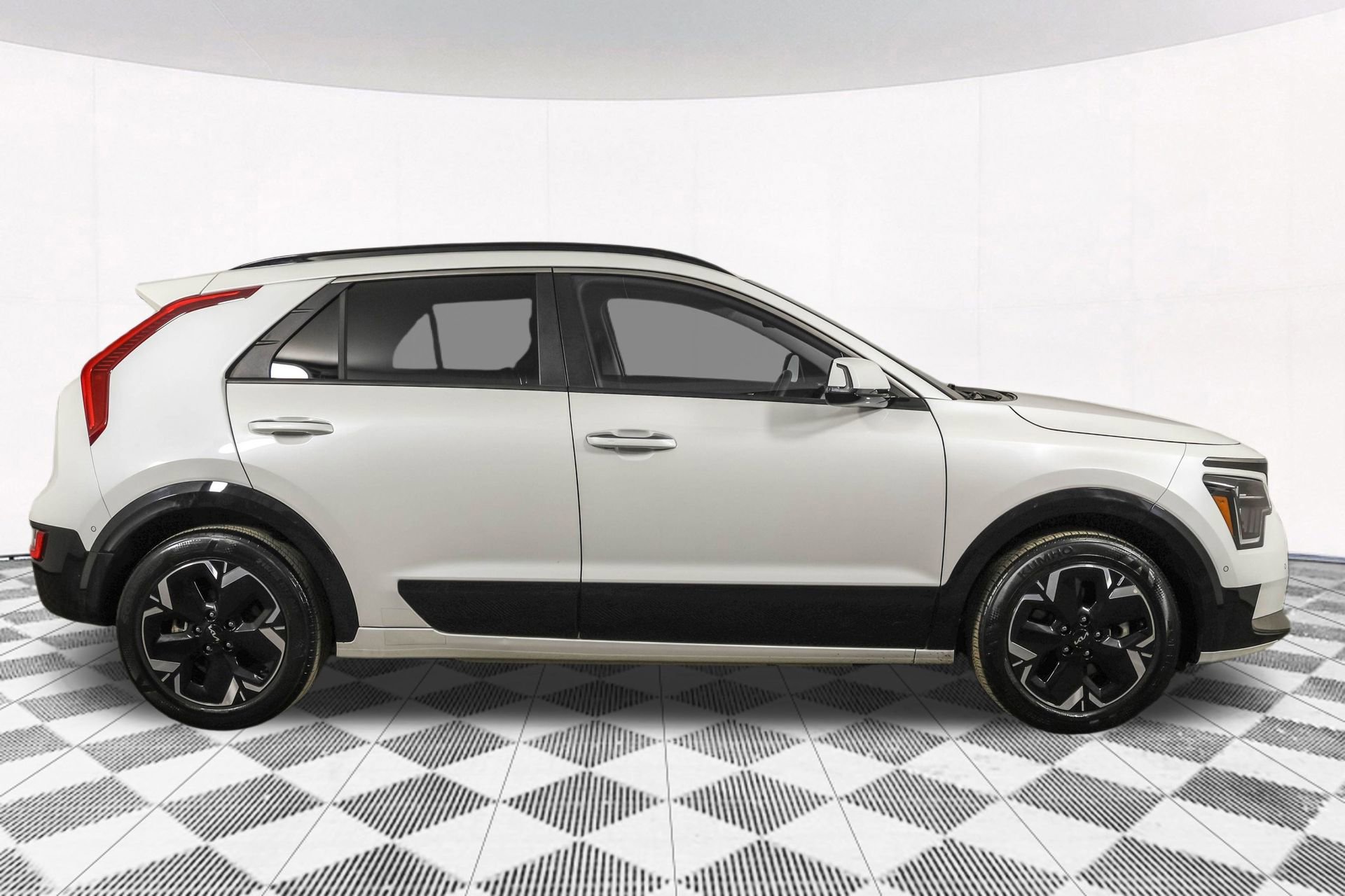 Used 2023 Kia Niro Wave w/ Wave Preserve Package image 17