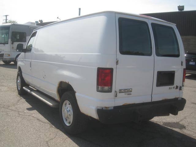 Used 2014 Ford E-250 and Econoline 250 w/ Power Group RWD image 7