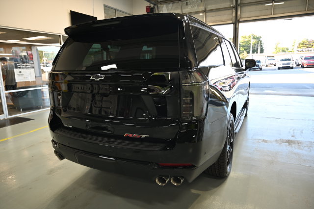 New 2026 Chevrolet Suburban RST w/ RST Capability Package AWD/4WD image 5