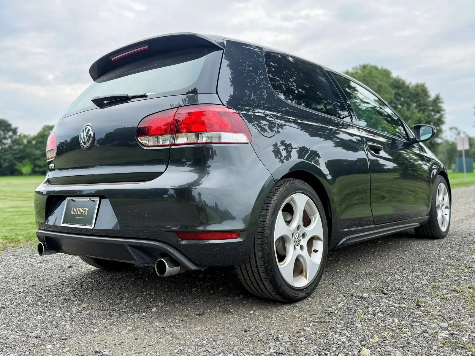 Used 2010 Volkswagen GTI 2-Door FWD image 36