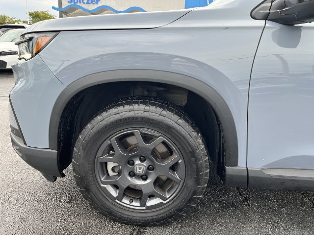 Used 2025 Honda Pilot TrailSport image 21