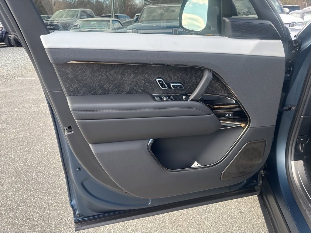 Used 2025 Land Rover Range Rover Sport SV Edition Two image 27