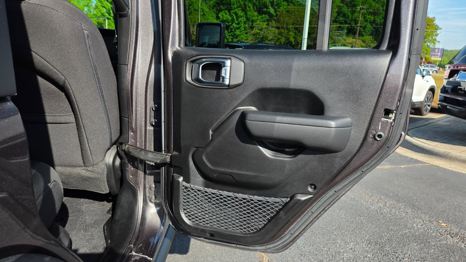 Used 2023 Jeep Wrangler Unlimited w/ Cold Weather Group image 58