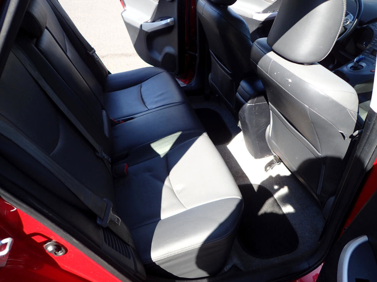 Used 2013 Toyota Prius Four w/ Deluxe Solar Roof Pkg FWD image 12