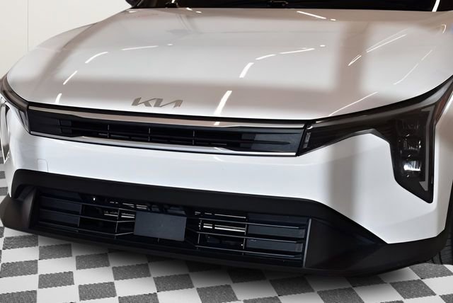 Used 2025 Kia K4 image 14
