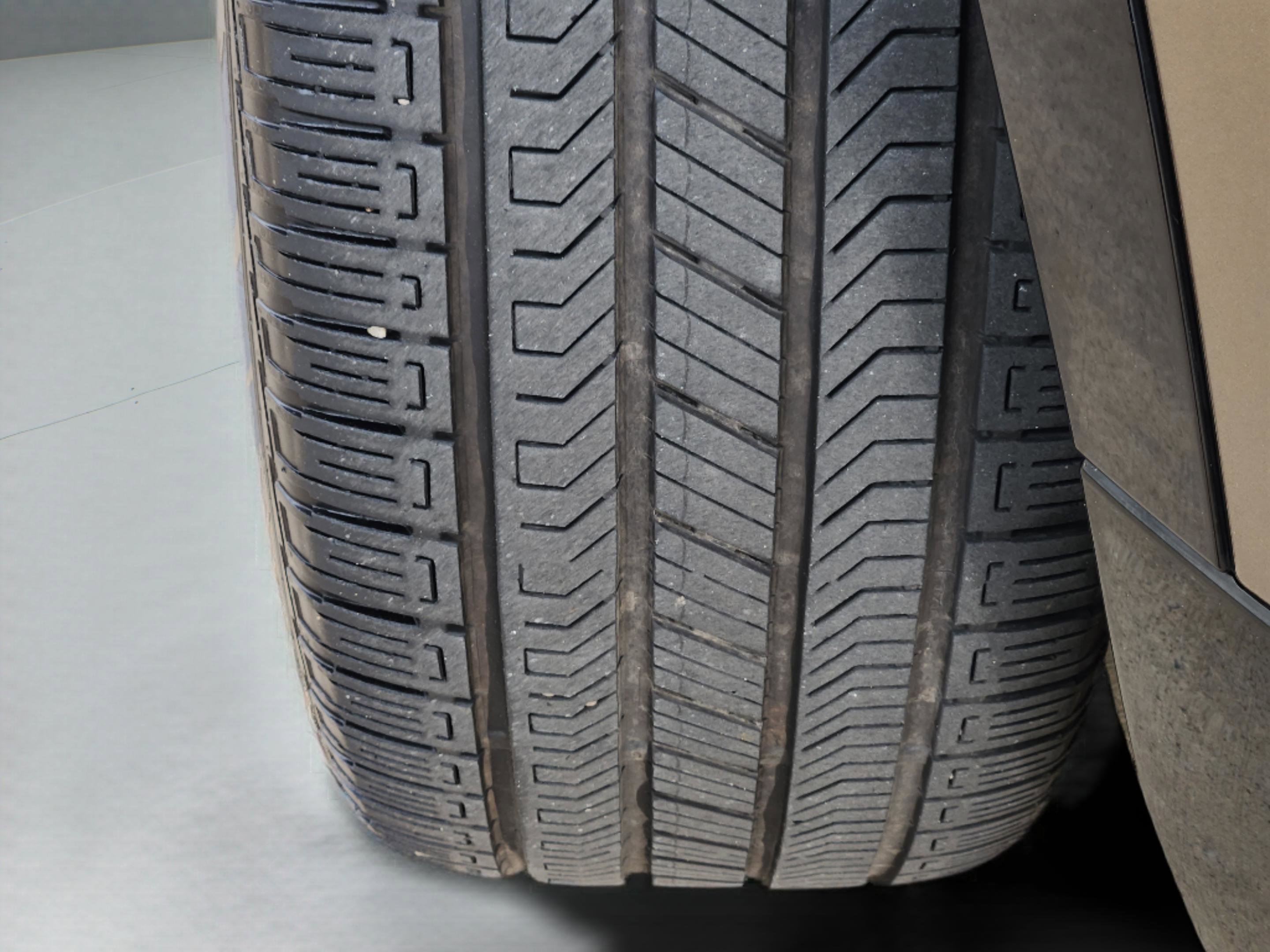 Certified 2024 Land Rover Defender 110 X-Dynamic SE AWD/4WD image 33