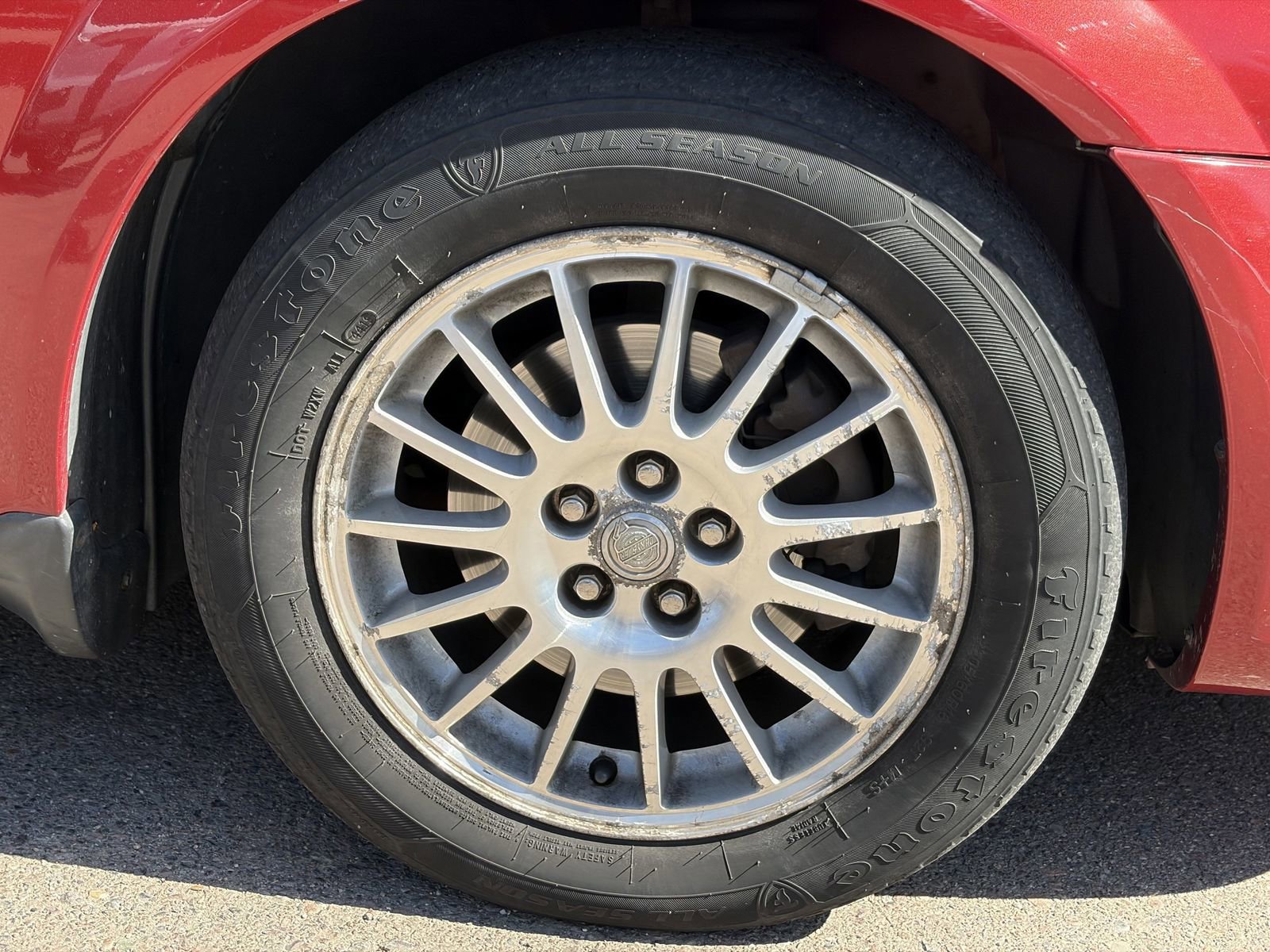 Used 2005 Chrysler Sebring Sedan FWD image 4