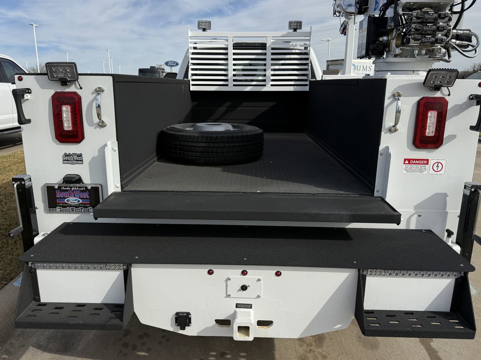 New 2025 Ford F350 XL w/ XL Chrome Package image 7