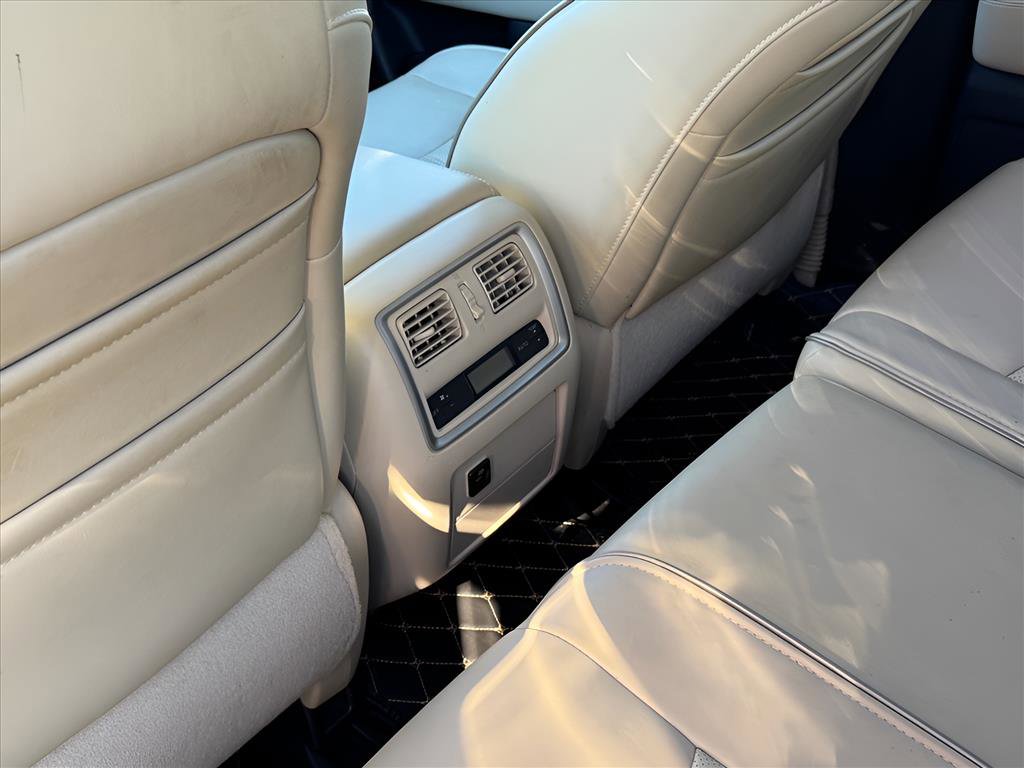 Used 2019 INFINITI QX60 Luxe w/ Essential Package image 17