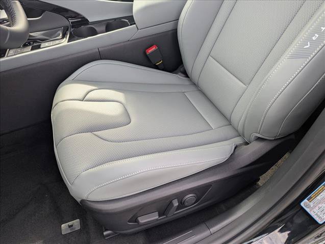 Certified 2025 Hyundai Elantra Limited FWD image 4