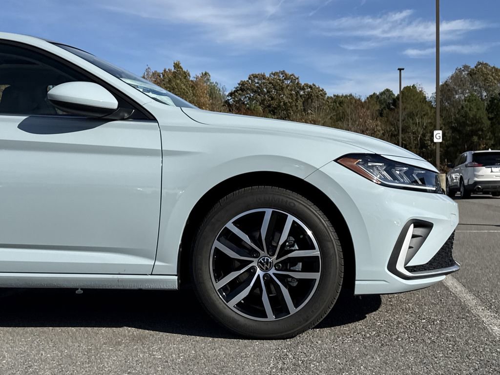 New 2026 Volkswagen Jetta SE image 9