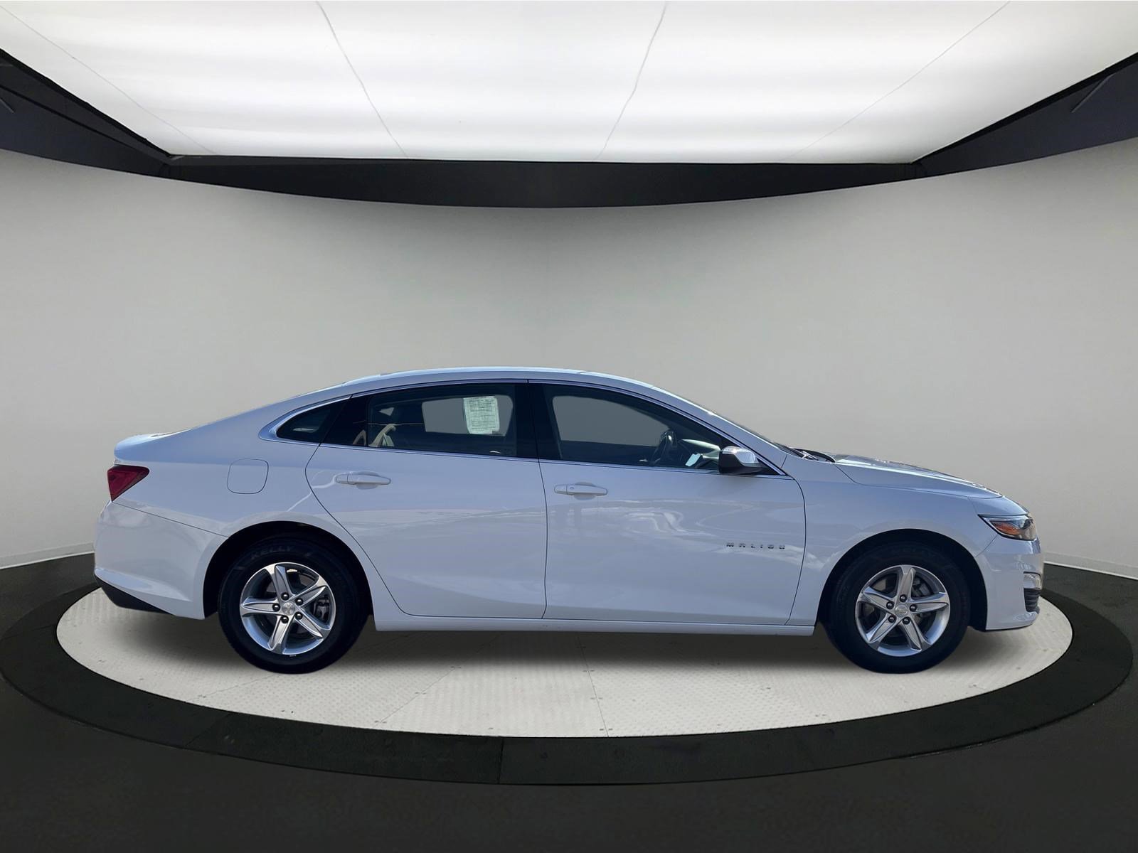 Used 2024 Chevrolet Malibu LT FWD image 6