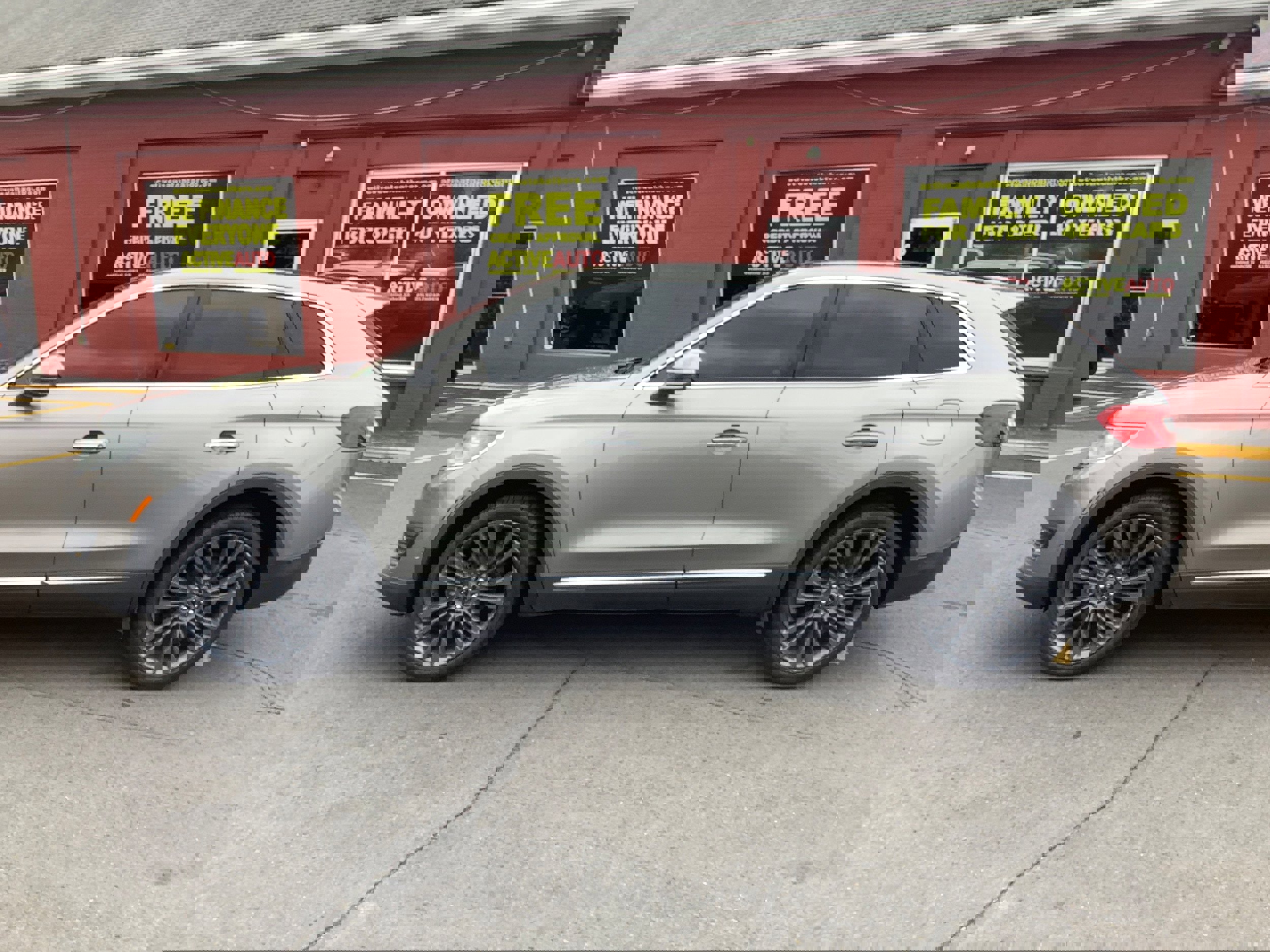 Used 2016 Lincoln MKX Reserve w/ Technology Package image 4