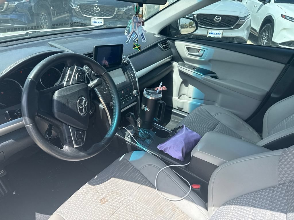 Used 2015 Toyota Camry SE FWD image 10